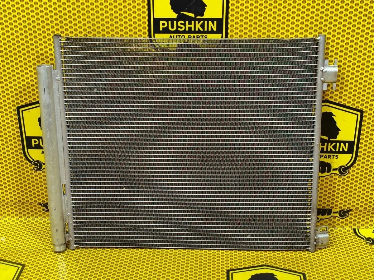 Радиатор кондиционера Nissan Qashqai 2018 9211000Q0A J11 MR20DD