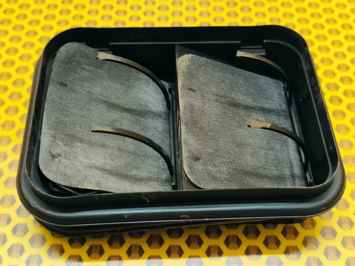 Решетка вентиляционная Nissan Qashqai 2018 76804JD00A J11 MR20DD, задняя левая