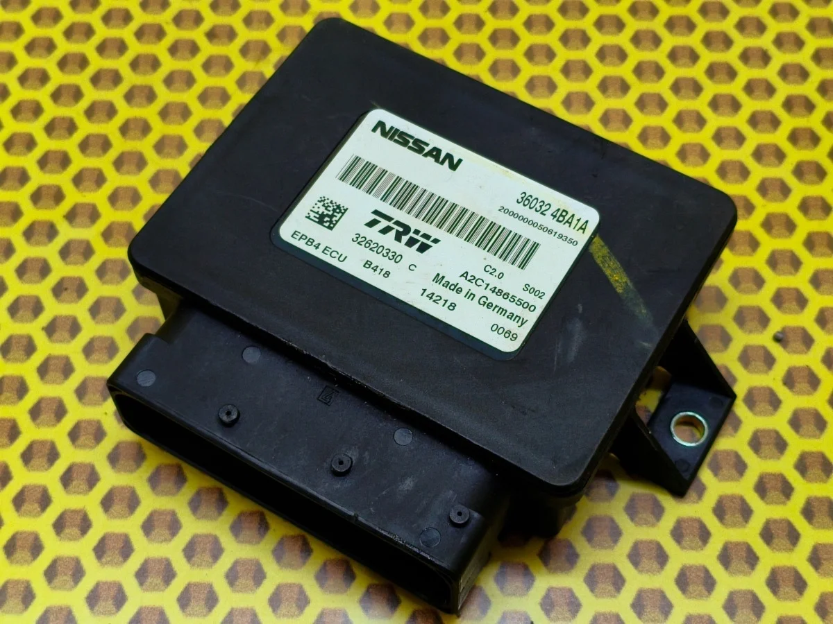 Блок управления стояночным тормозом Nissan Qashqai 2018 360324BA0A J11 MR20DD