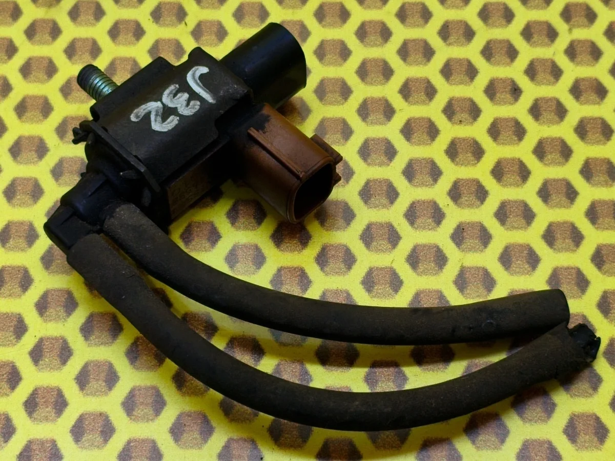 Клапан электромагнитный Nissan Teana 2013 149558J10A J32 VQ25DE