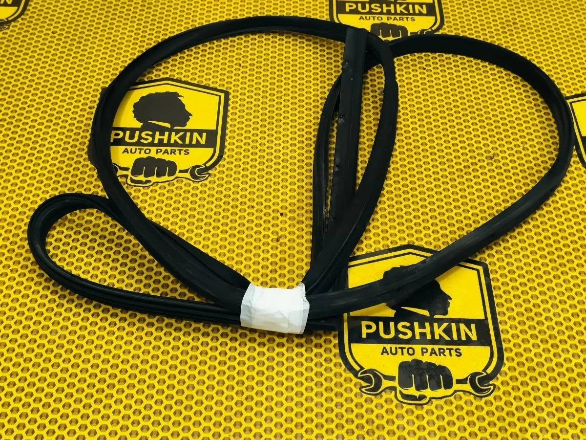 Уплотнитель на дверь Nissan Teana 2013 82831JN21A J32 VQ25DE, задний левый