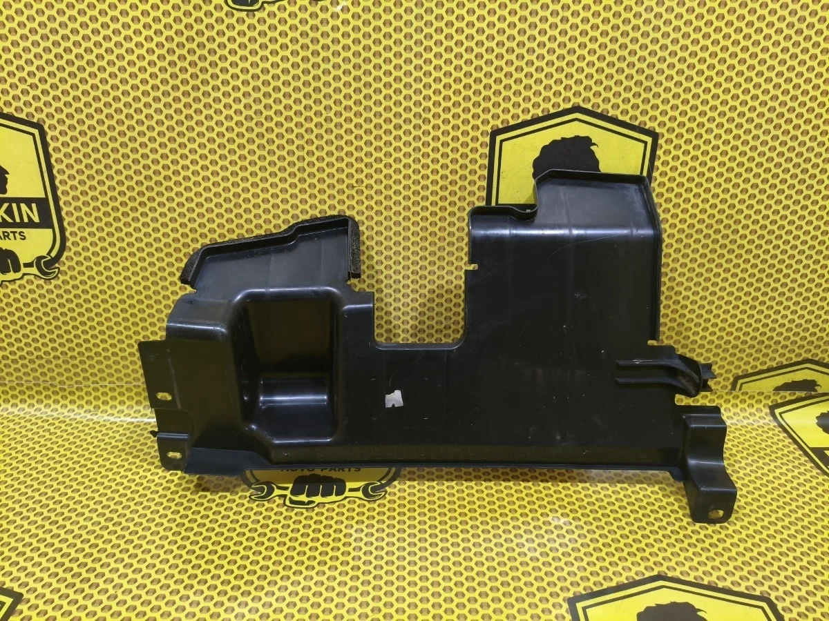 Дефлектор радиатора Nissan Qashqai 2011 62822BR20A J10 MR20DE, правый