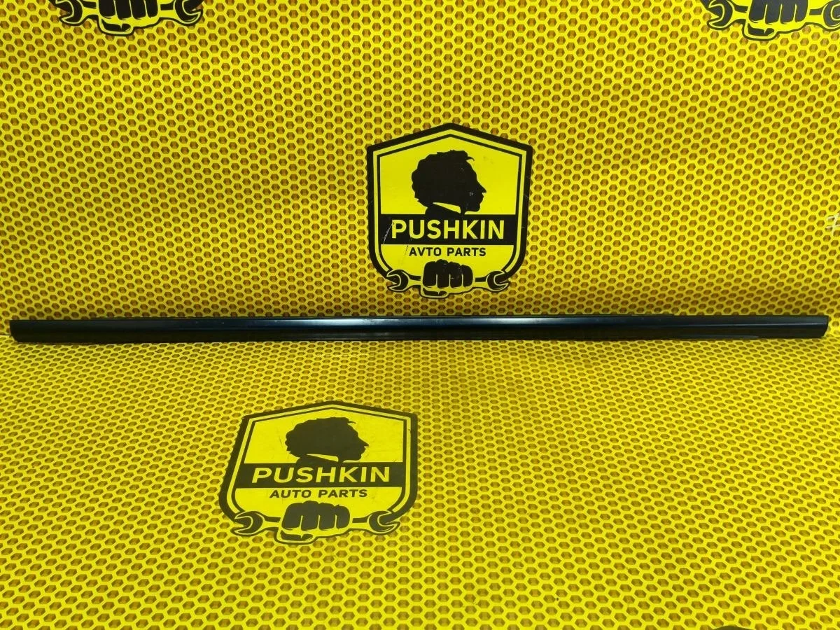 Бархотка внешняя Nissan X-Trail 2007 82820JG000 T31 QR25DE, задняя правая