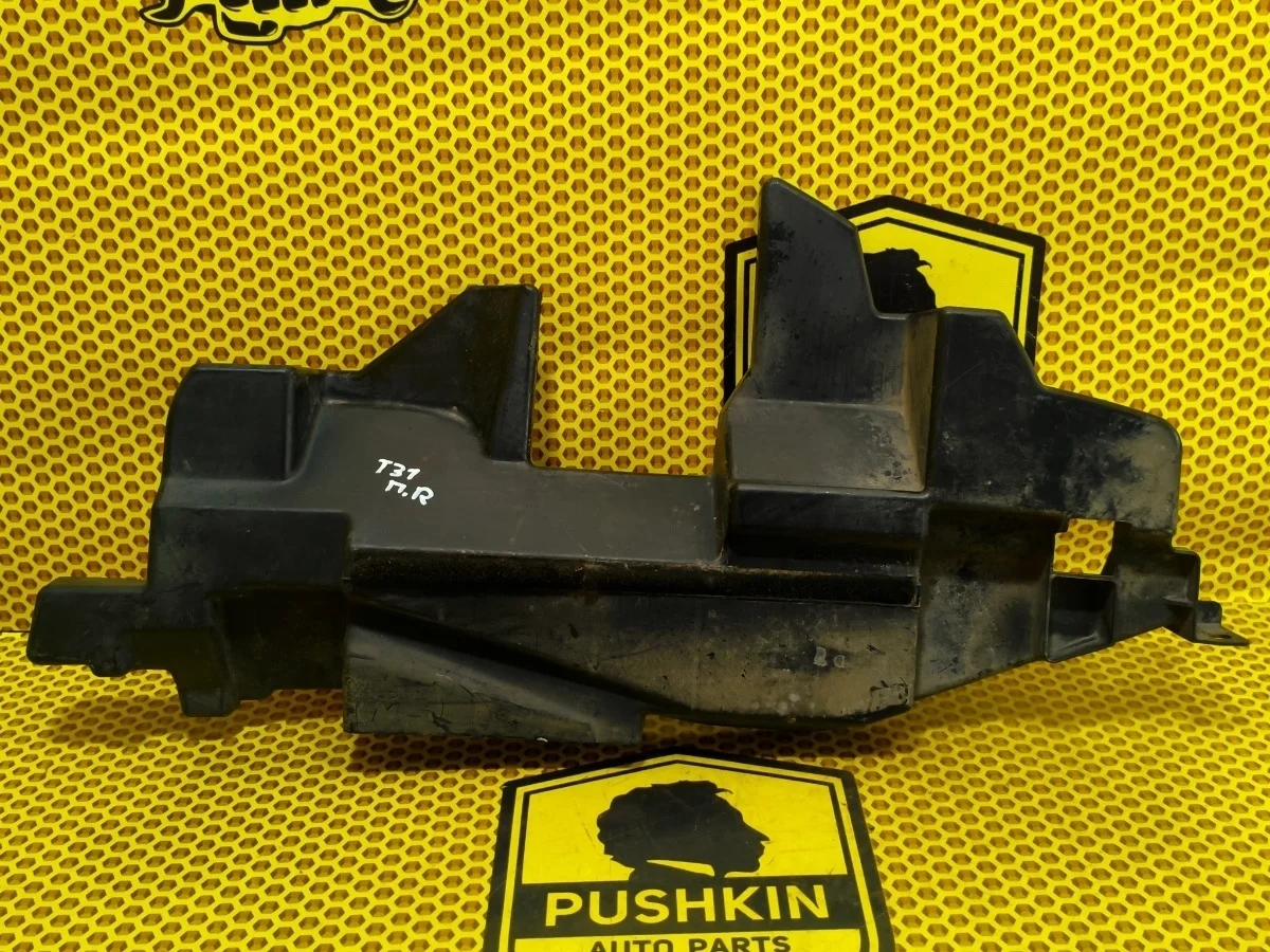 Дефлектор радиатора Nissan X-Trail 2007 62810JG30A T31 QR25DE, правый