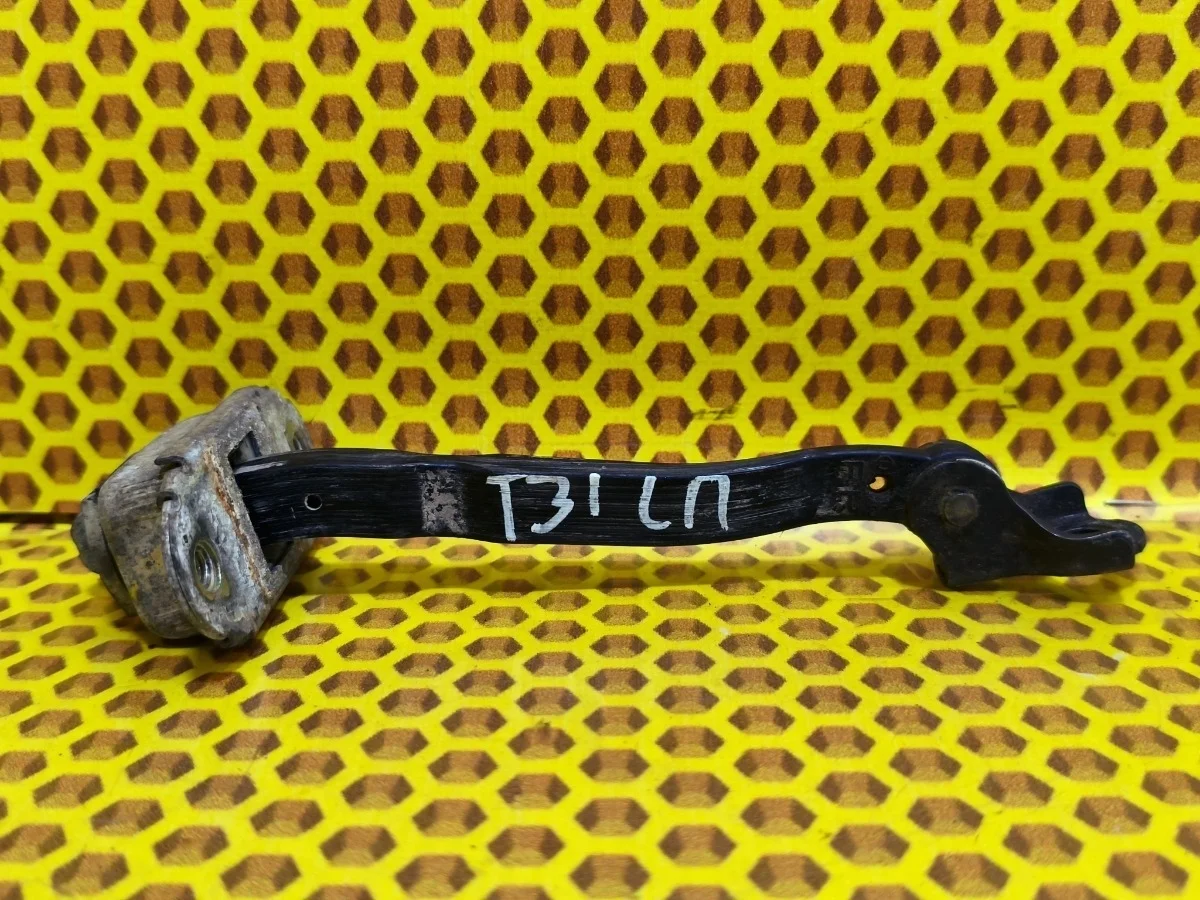 Ограничитель двери Nissan X-TRAIL 2007 80430JG000 T31 QR25DE, передний левый