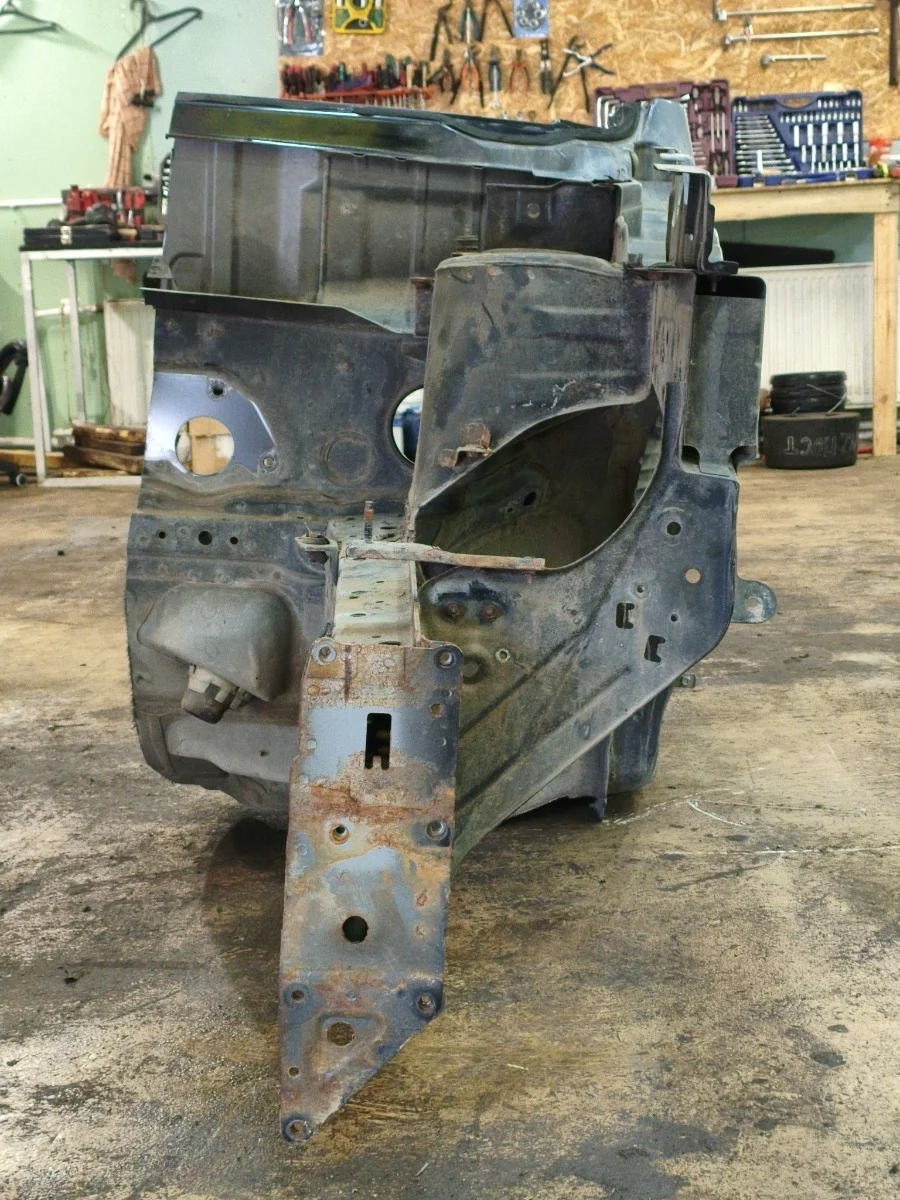 Часть кузова четверть Nissan X-Trail 2007 75111JG00A T31 QR25DE, передний левый