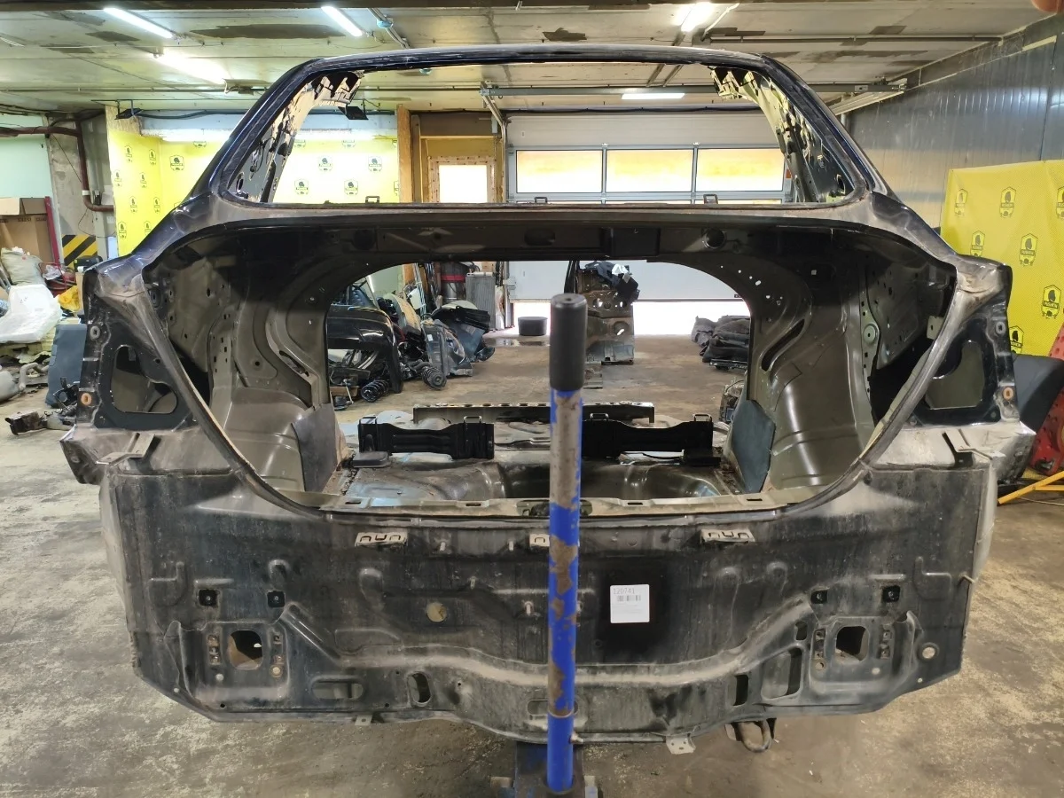 Часть кузова Nissan Tiida 2008 78101EL130 C11 HR16DE, задний