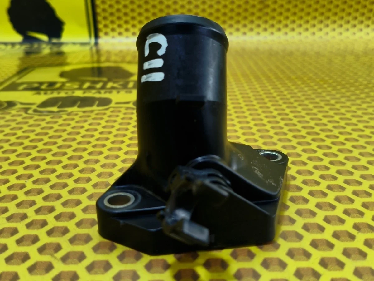 Крышка термостата Nissan Tiida 2008 13049ED02A C11 HR16DE