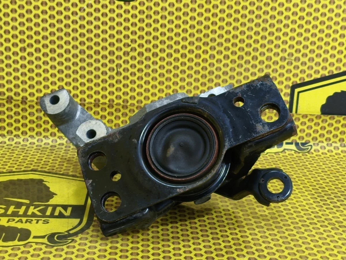 Опора двигателя Nissan Tiida 2008 11210ED50B C11 HR16DE