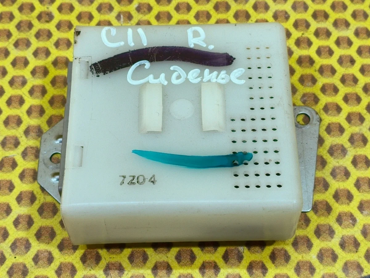 Блок управления сидением Nissan Tiida 2008 28551JY00A C11 HR16DE