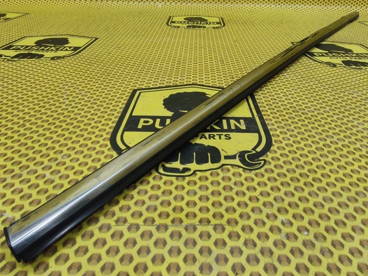 Бархотка внешняя Nissan Tiida 2008 80821EE010 C11 HR16DE, передняя левая