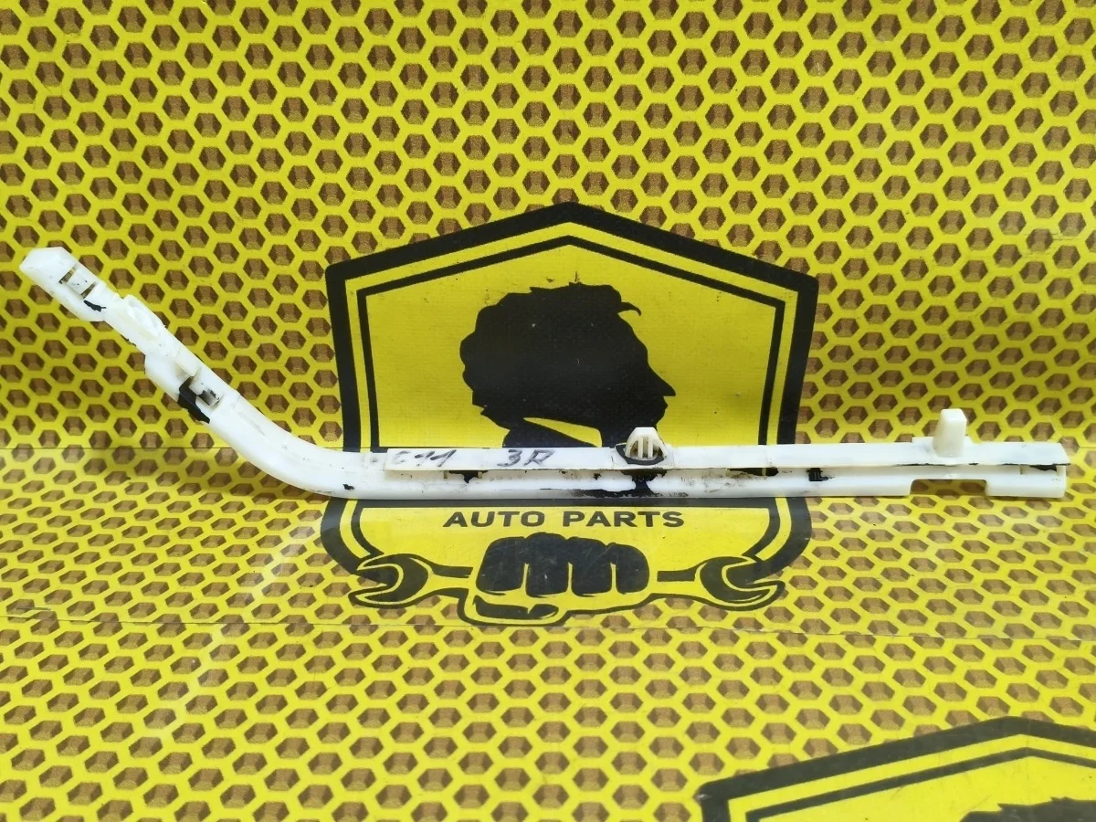 Кронштейн бампера Nissan Tiida 2008 85226EM40A C11 HR16DE, задний правый