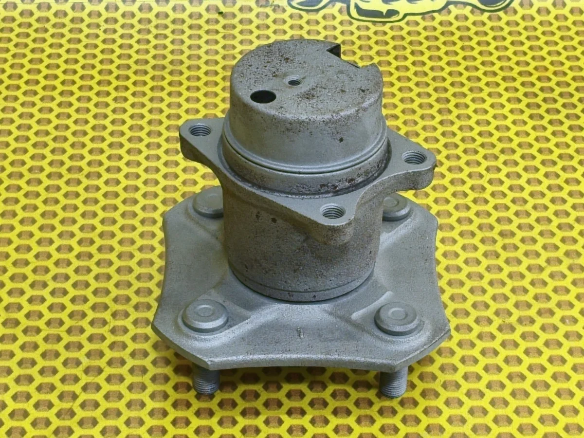 Ступица Nissan Tiida 2008 43202EE500 C11 HR16DE, задняя правая