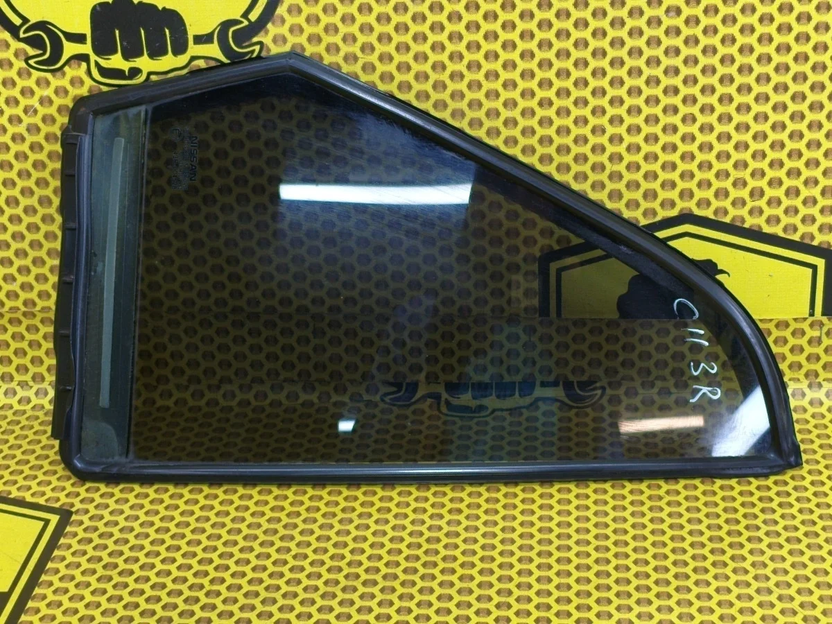 Стекло форточка Nissan Tiida 2008 82262EL400 C11 HR16DE, заднее правое