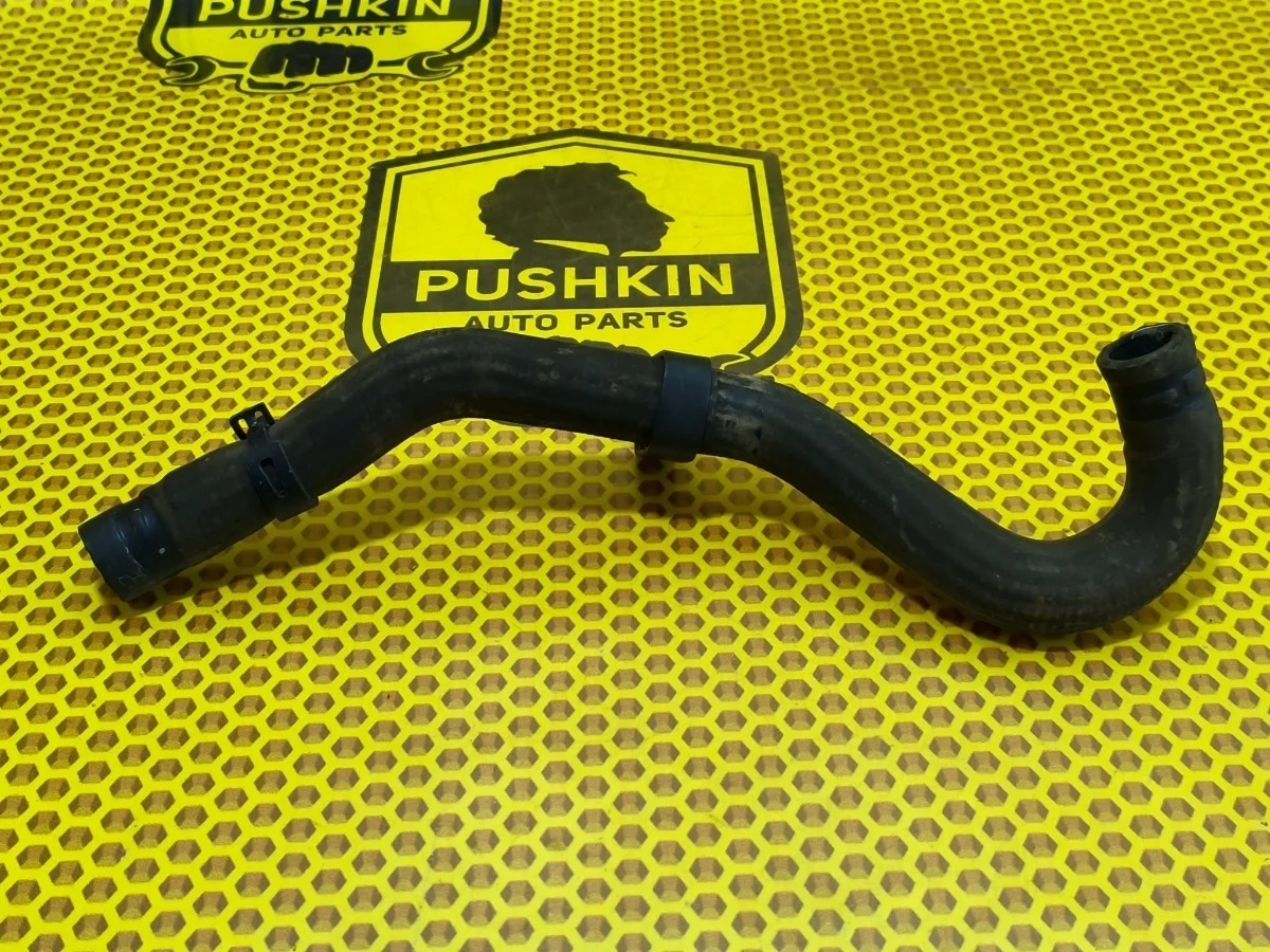 Патрубок отопителя впускной Nissan Tiida 2008 92400CH000 C11 HR16DE