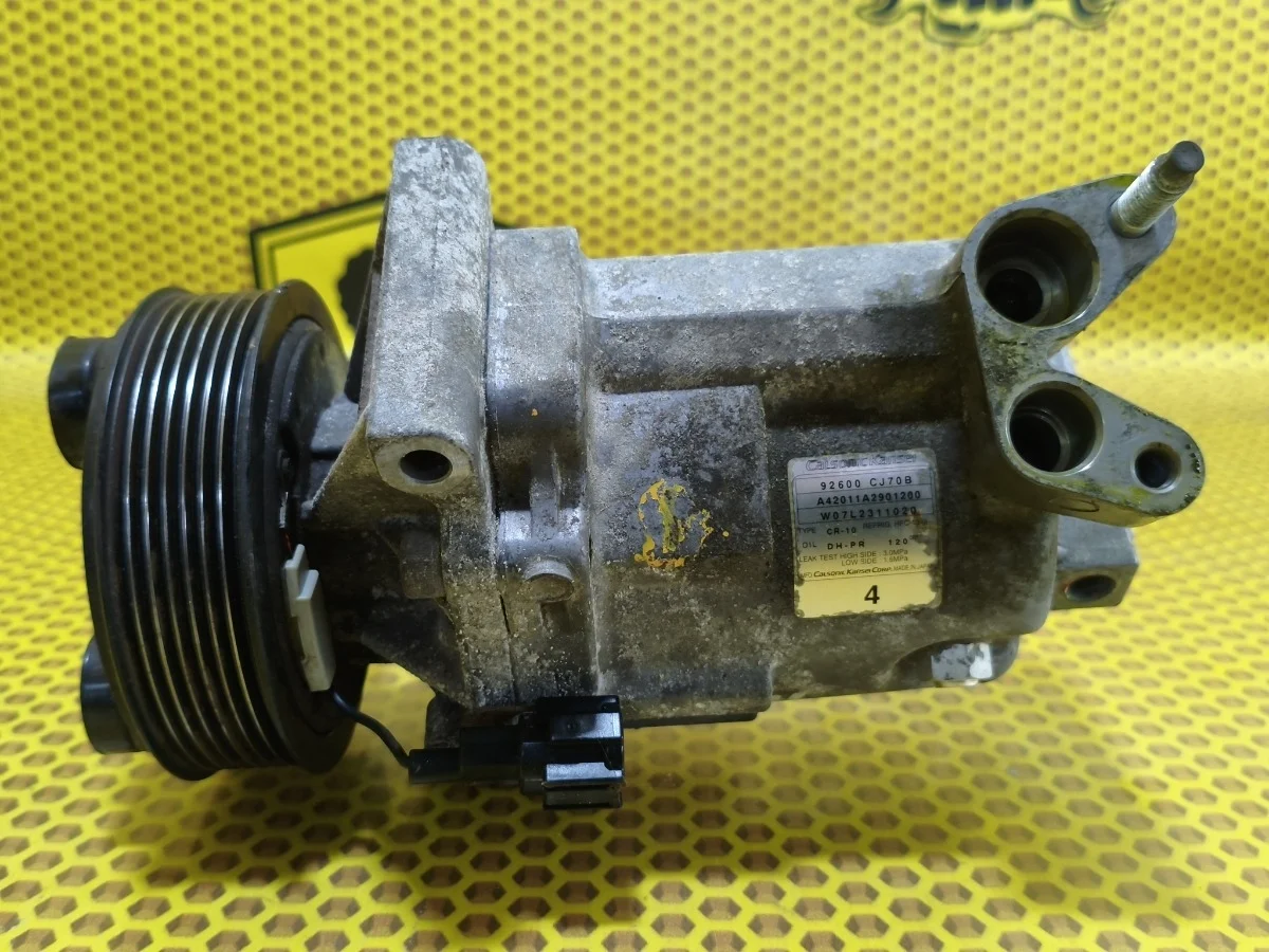 Компрессор кондиционера Nissan Tiida 2008 92600CJ70B C11 HR16DE