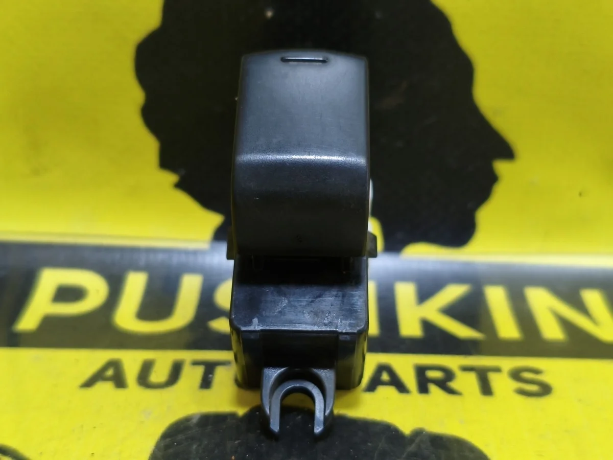 Кнопка стеклоподъемника Nissan Tiida 2008 25411AX010 C11 HR16DE, передняя правая