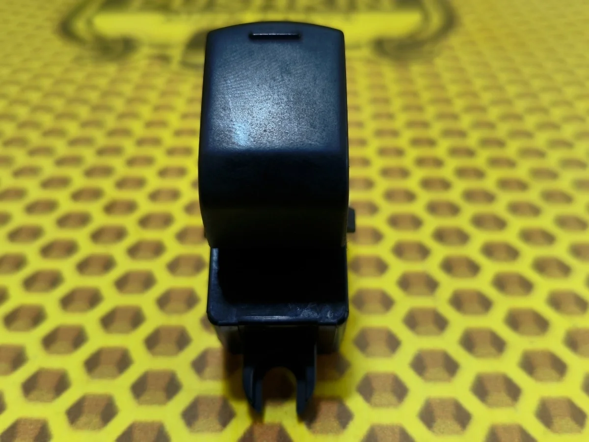 Кнопка стеклоподъемника Nissan Tiida 2008 25411AX010 C11 HR16DE, задняя левая