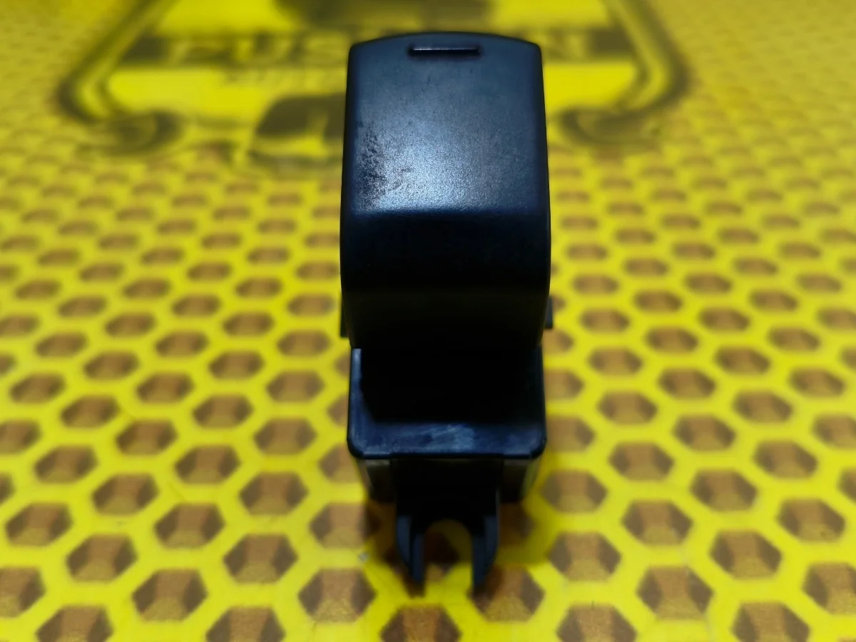 Кнопка стеклоподъемника Nissan Tiida 2008 25411AX010 C11 HR16DE, задняя правая