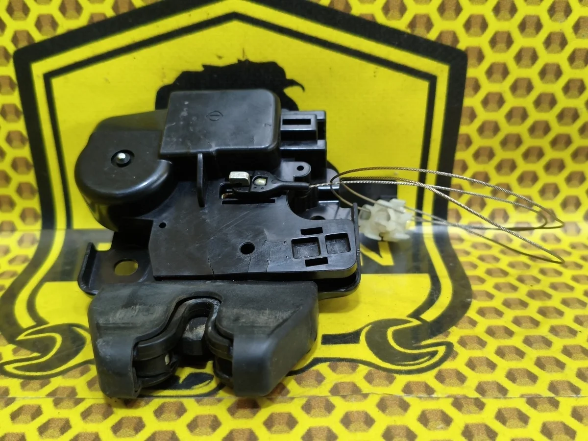 Замок багажника Nissan Teana 2011 84631JN00A J32 VQ35DE, задний