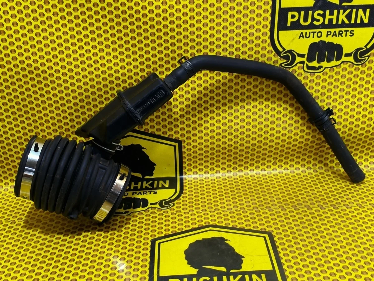 Патрубок воздушного фильтра Nissan Teana 2011 165761AA0A J32 VQ35DE