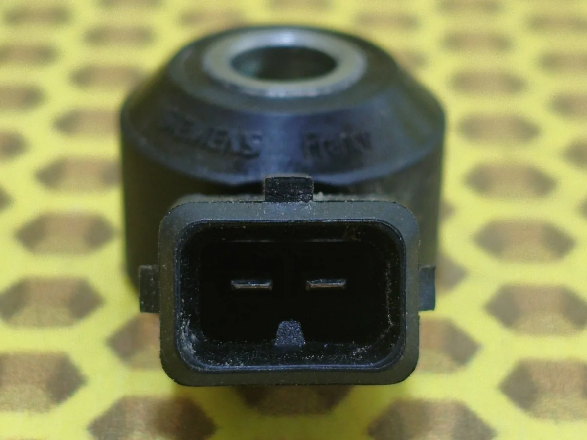 Датчик детонации Nissan Qashqai 2011 220607S000 J10 MR20DE