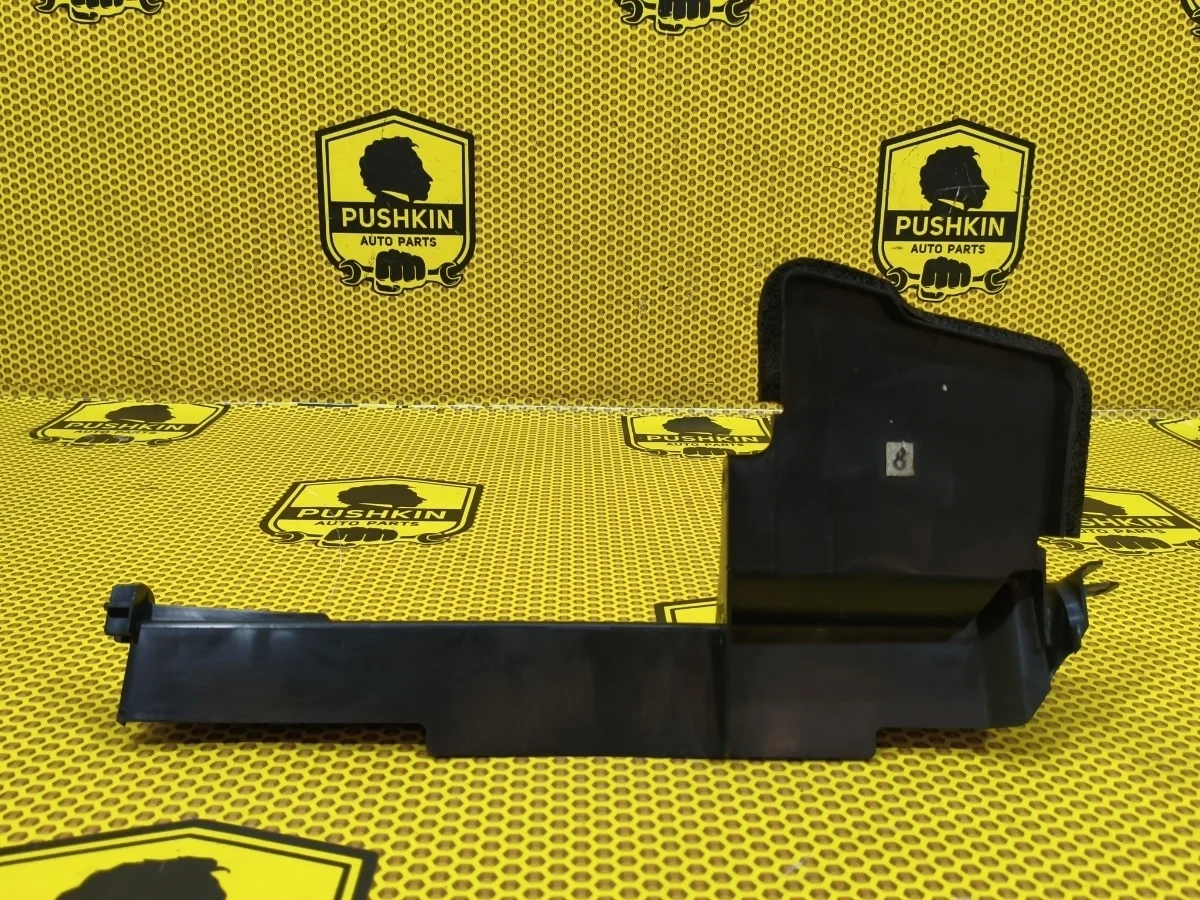 Дефлектор радиатора Nissan Qashqai 2011 62823BR20A J10 MR20DE, левый