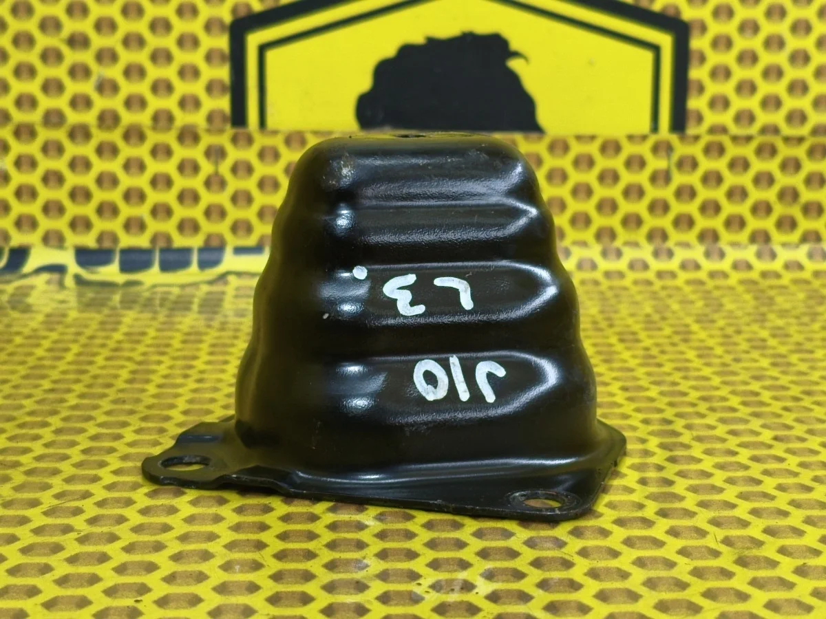 Кронштейн усилителя бампера Nissan Qashqai 2011 85213JD00A J10 MR20DE, задний левый