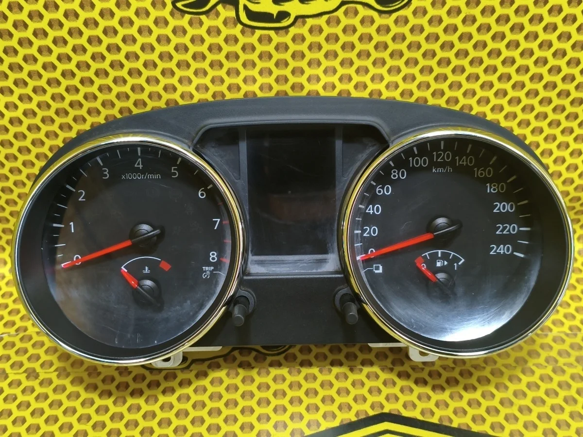 Панель приборов Nissan Qashqai 2011 24810BR01B J10 MR20DE