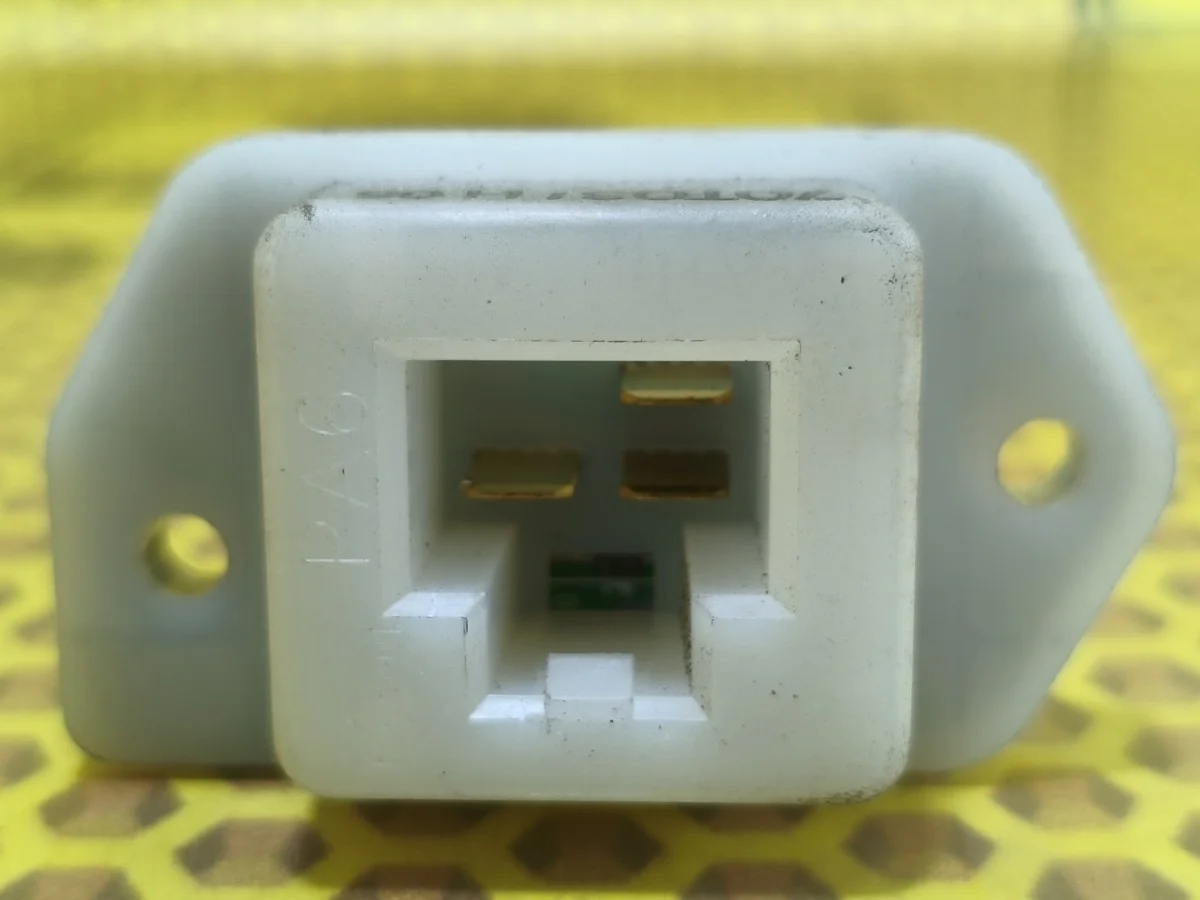 Резистор печки Nissan Qashqai 2011 2722670T03 J10 MR20DE