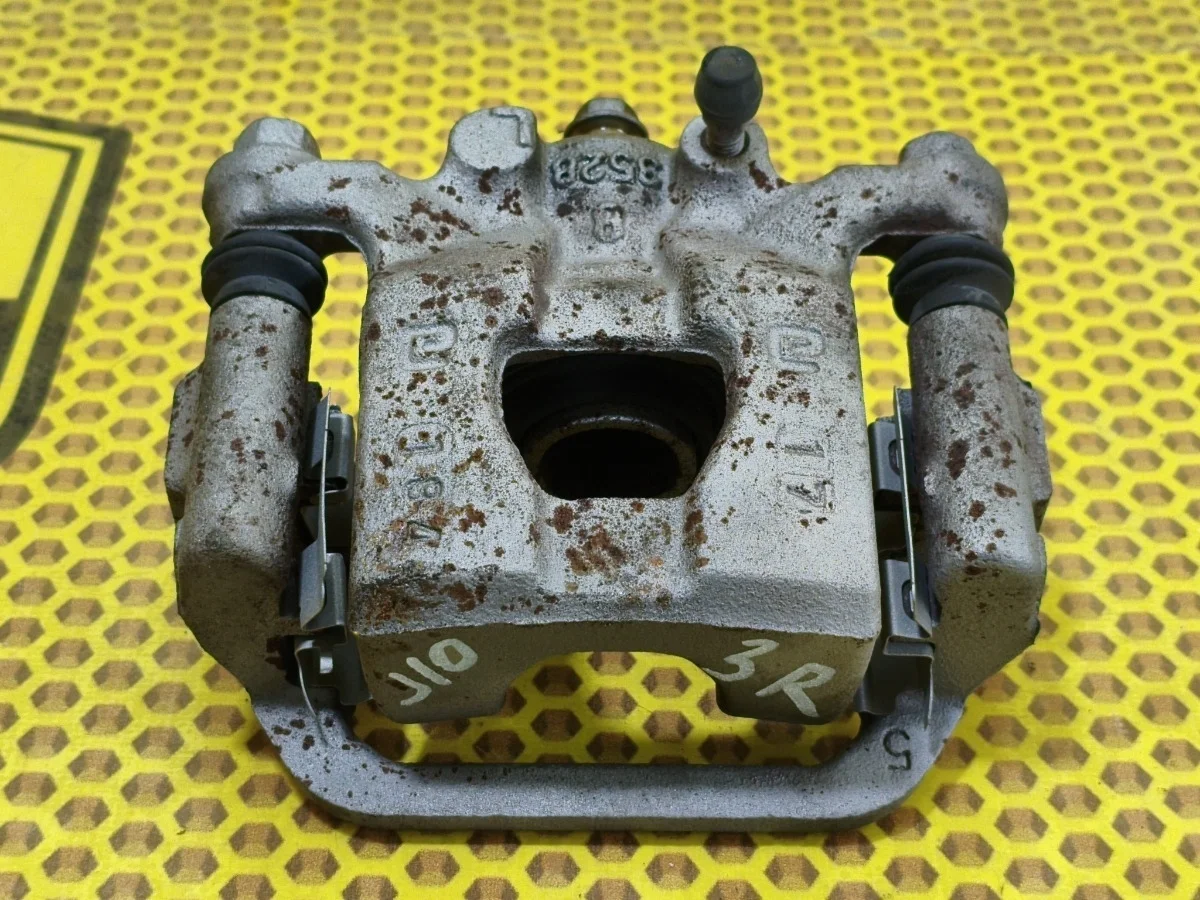 Суппорт Nissan Qashqai 2011 440011KD0A J10 MR20DE, задний правый