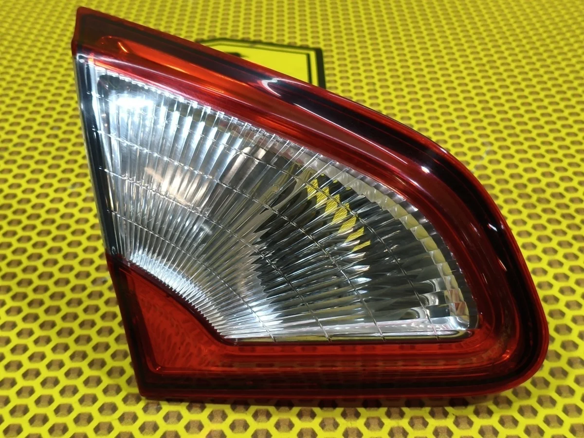 Фонарь крышки багажника Nissan Qashqai 2011 26555BR01A J10 MR20DE