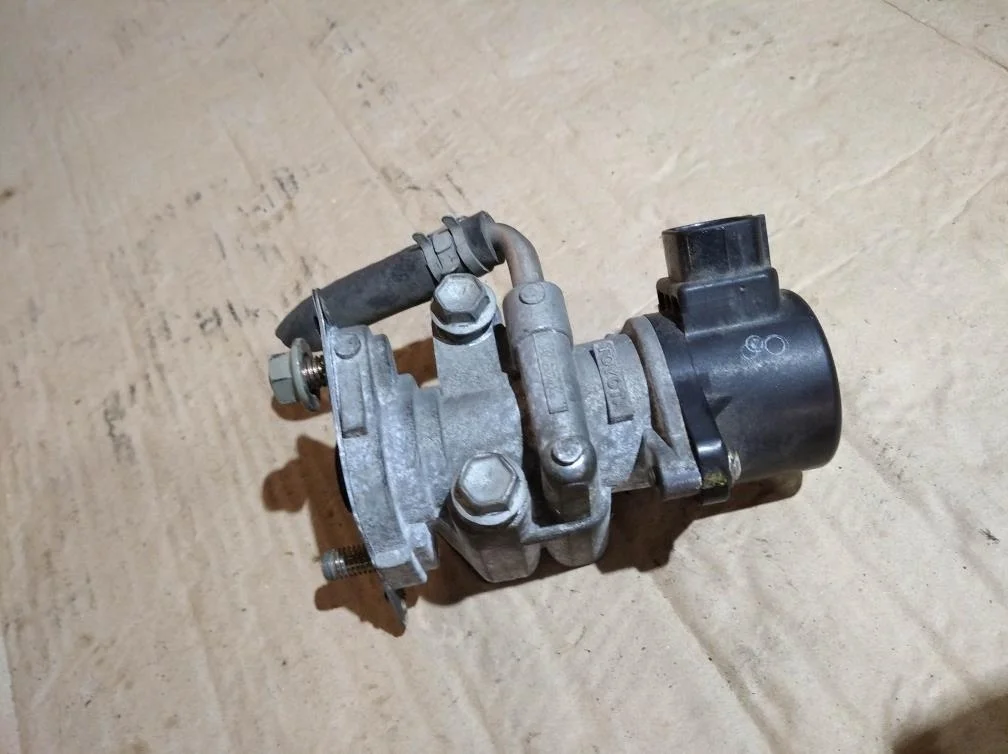 Б.у. клапан eg TOYOTA NOAH AZR60 TOYOTA NOAH AZR60