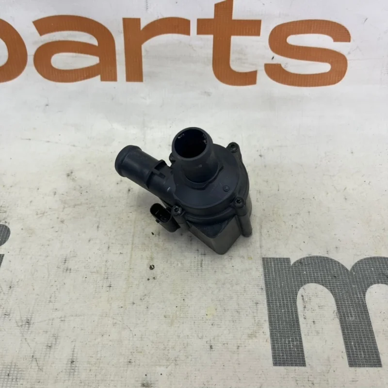 Дополнительный насос охлаждения Audi Q8 2019 4M