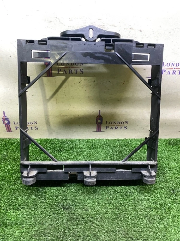 Рамка радиатора BMW 535i F10