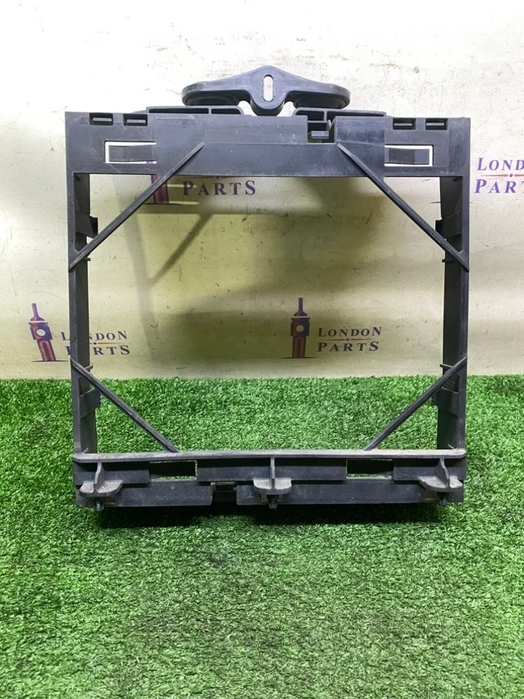 Рамка радиатора BMW 535i F10