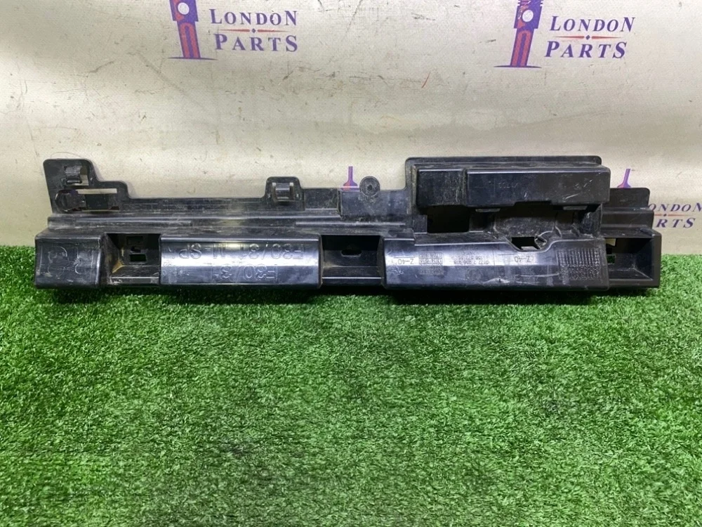 Кронштейн накладки порога BMW F30