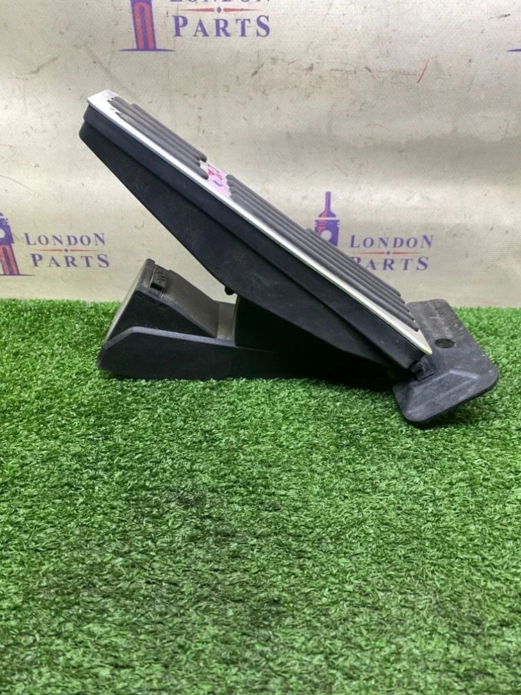 Педаль газа BMW F10