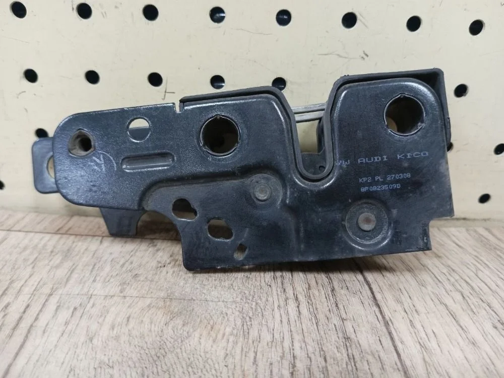 Замок капота Audi A3 8P рестайлинг 2 (2008—2013) A3 8P рестайлинг 2 (2008—2013) 8P