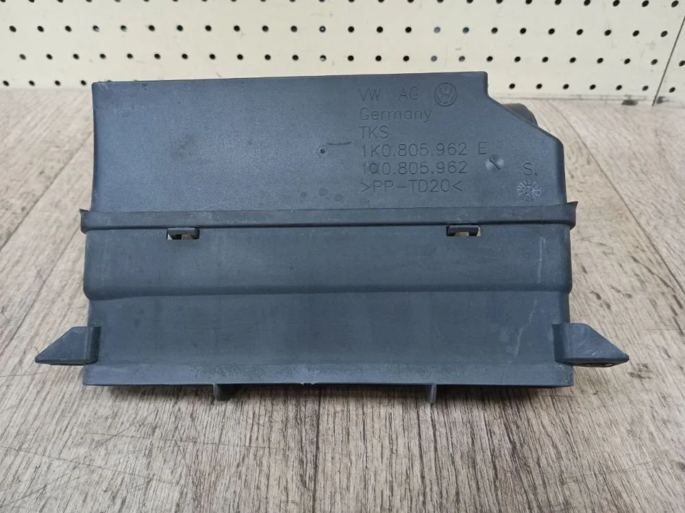 Воздухозаборник (наружный) Audi A3 8P рестайлинг 2 (2008—2013) A3 8P рестайлинг 2 (2008—2013) 1k1, Лифтбек, 8p