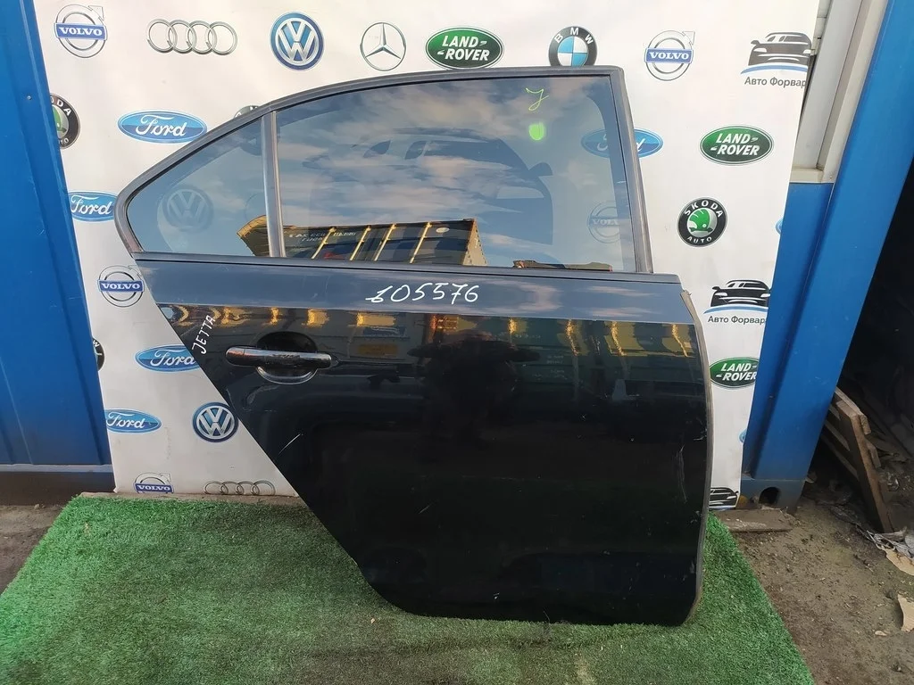 Дверь задняя правая Jetta 6 2011-2018 5C6833056E