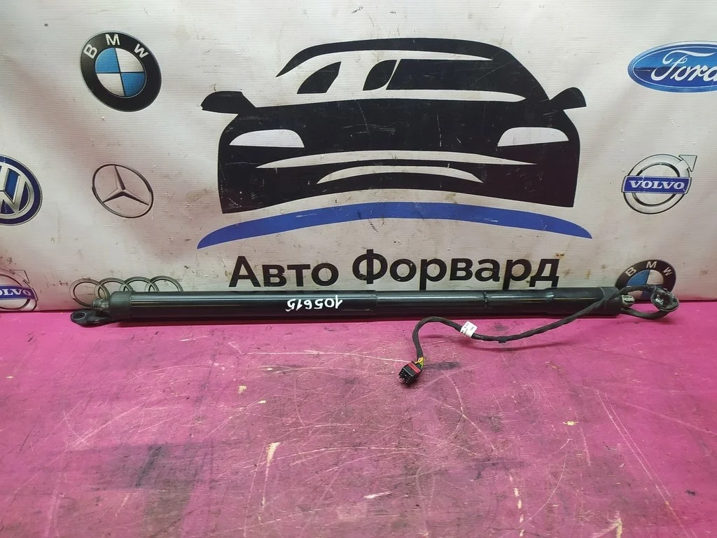 Амортизатор крышки багажника Touareg 2 7P6827851B