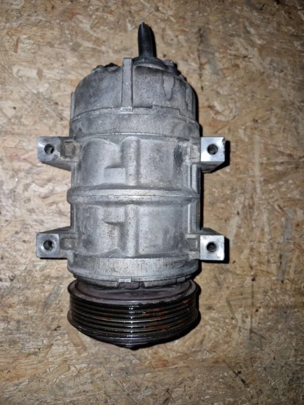 Компрессор кондиционера VOLVO S60 2002 RS