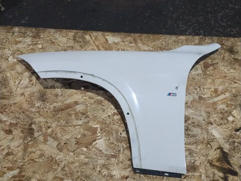 Крыло BMW X1 2014 E84