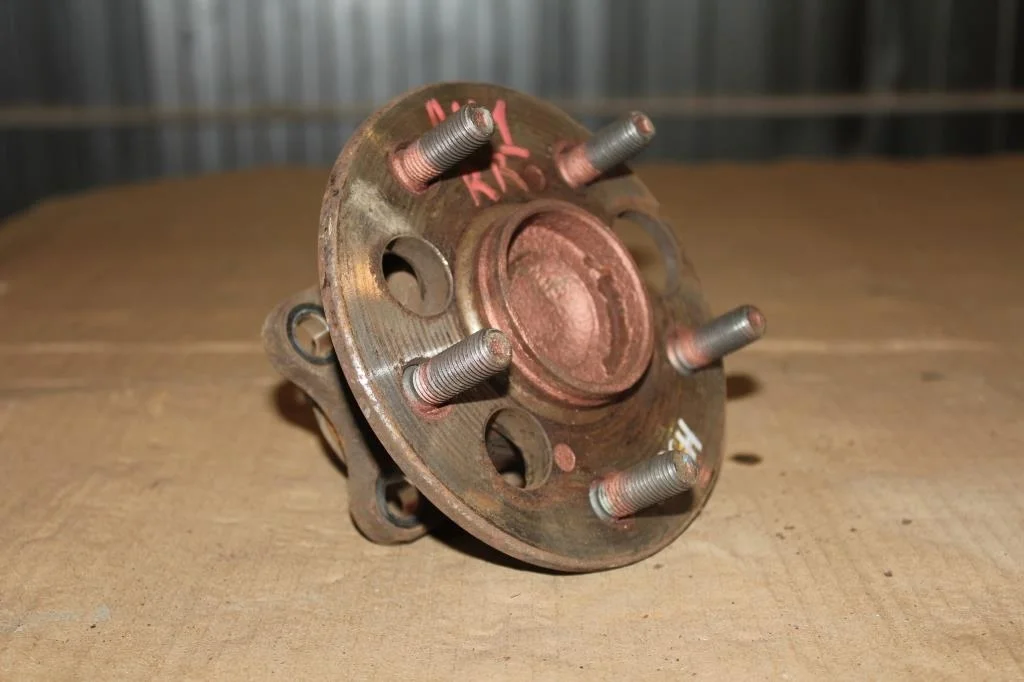 Б.у. ступица TOYOTA AURIS ZRE150 TOYOTA AURIS ZRE150