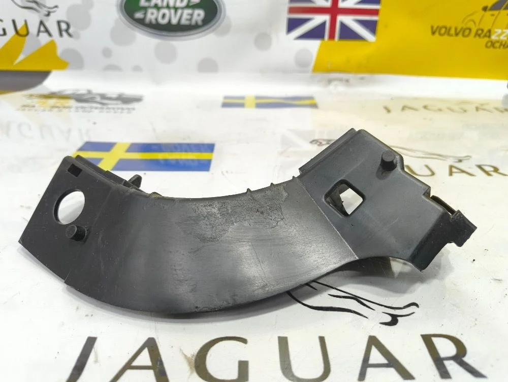 Кронштейн переднего бампера правый LR Freelander 2 Freelander II (2006—2010)