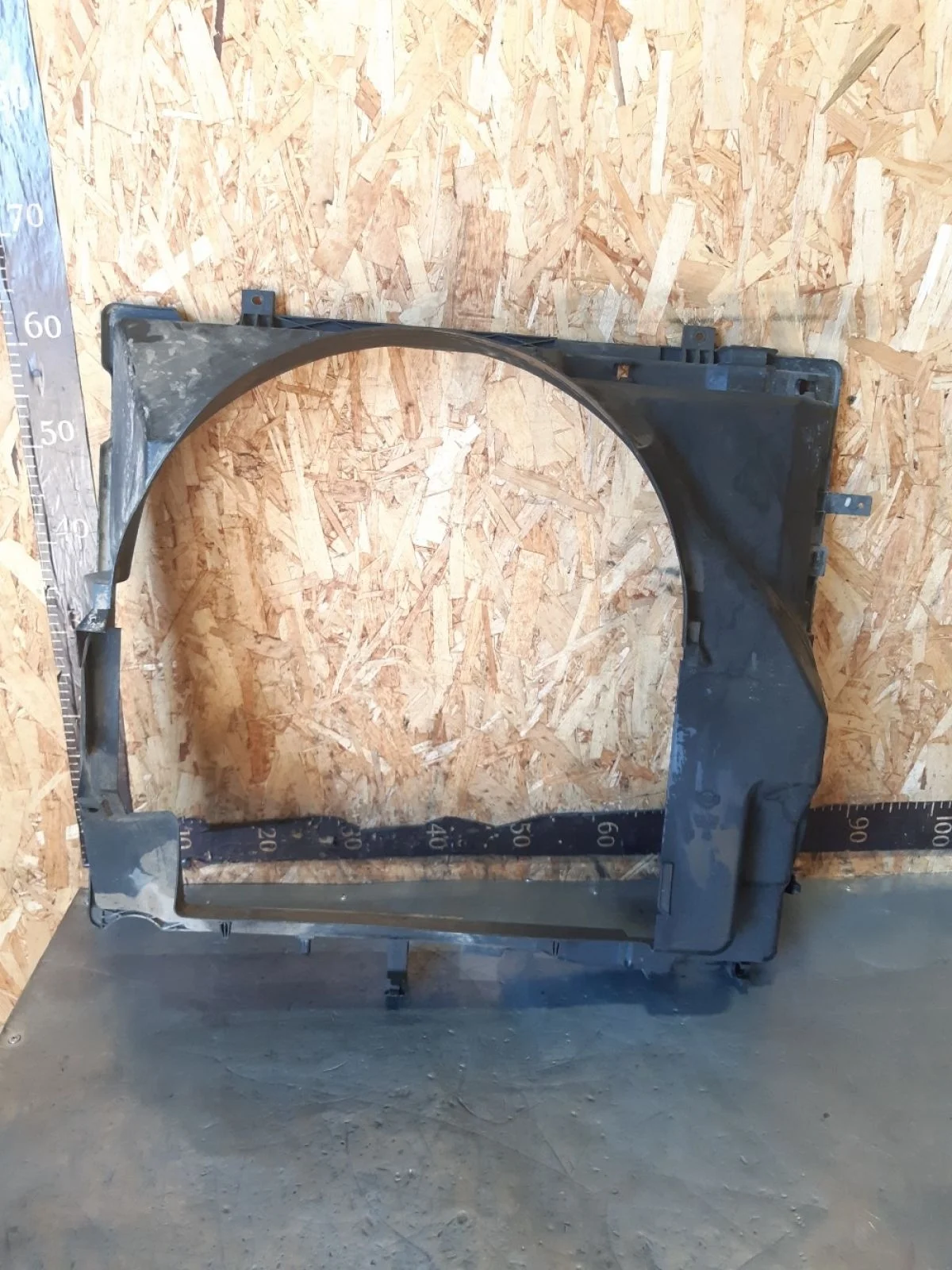 Диффузор вентилятора Nissan Navara D40 (2004—2010) 2008 серебристый