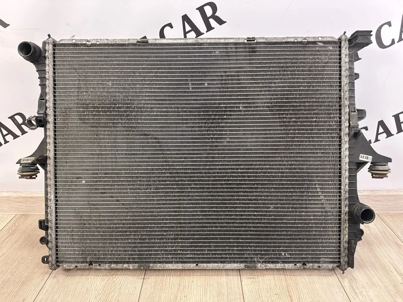 Радиатор двс VW Touareg 1 2003-2010 7L