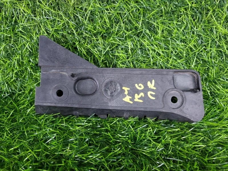 Кронштейн крепления бампера Audi A4 2003 8E0807284A B6 AMB 1.8T, передний правый