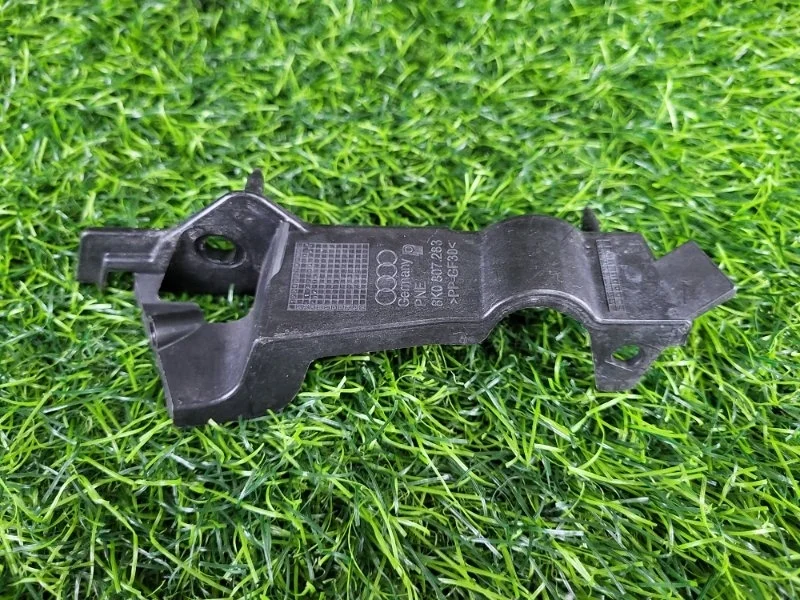 Кронштейн крепления бампера Audi A4 2009 8K0807283 B8 CDH 1.8T, передний левый